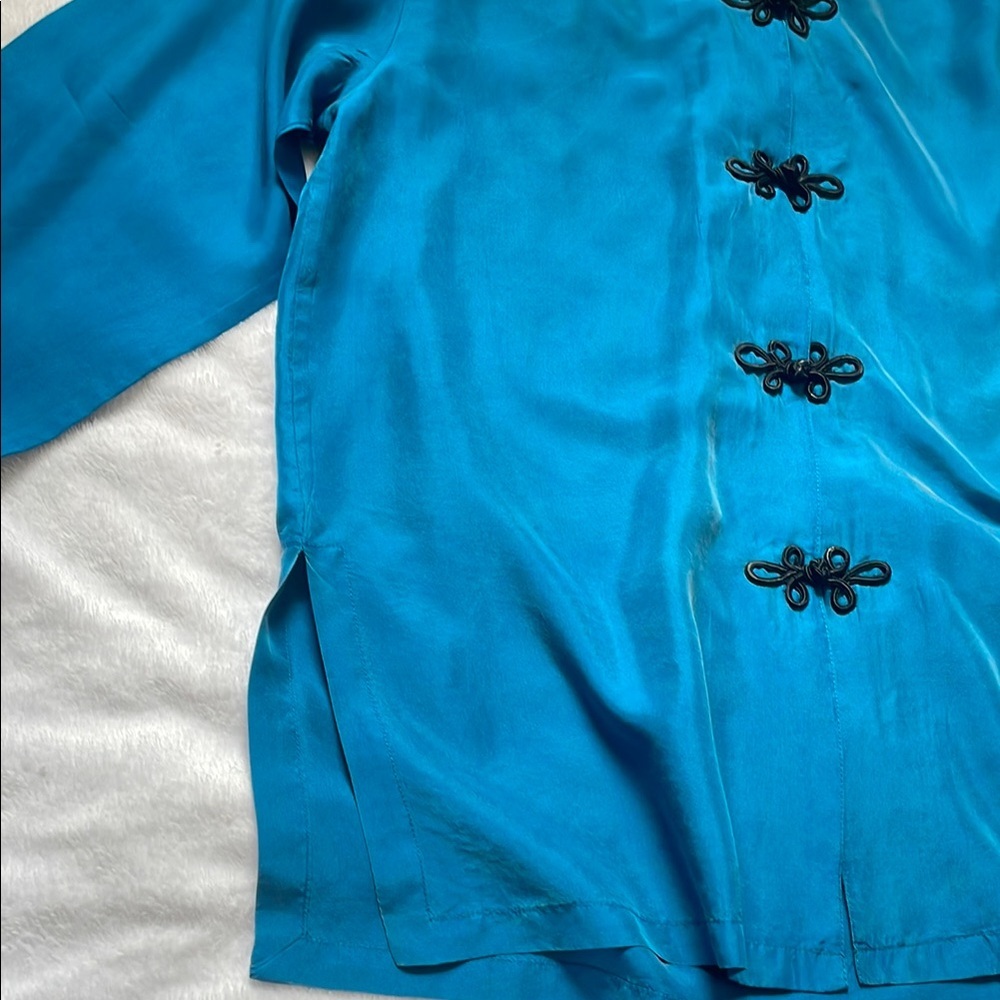 100% Silk Blue Silk Blouse with Knot Buttons - Picture 4 of 16